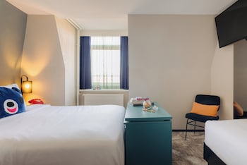 Comfort Room (1 Doubl Bed 1 Single Bed)