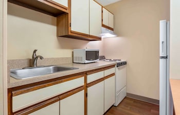 Room, 1 Queen Bed, Non Smoking, Kitchen (Sofa Bed)