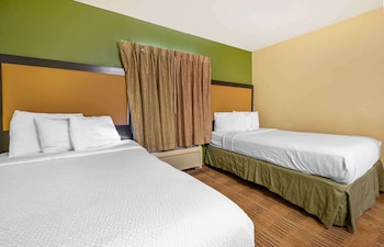 Room, 2 Queen Beds, Non Smoking, Kitchen