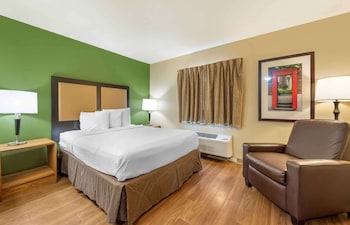 Room, 1 Queen Bed, Non Smoking, Kitchen (Sofa Bed)