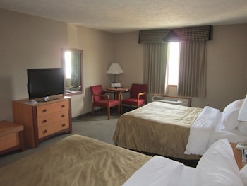 Standard Room, 2 Queen Beds (2nd Floor)