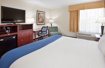 Room, 1 King Bed, Roll-in Shower (Communications Accessible)