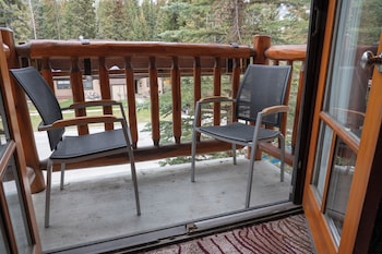 Superior Room, 1 King Bed, Balcony