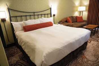 Superior Room, 1 King Bed, Balcony