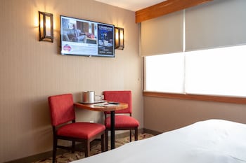 Superior Split Room.