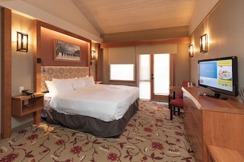 Superior Room, 1 King Bed, Balcony