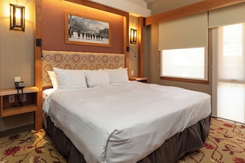 Superior Room, 1 King Bed, Balcony