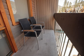 Superior Room, 1 King Bed, Balcony