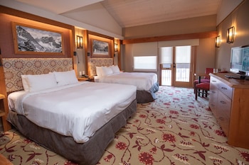 Superior Room, 2 Queen Beds, Balcony