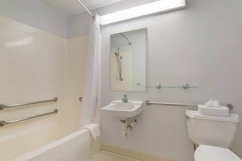 Room, 1 Queen Bed, Accessible, Non Smoking (Accessible Tub)