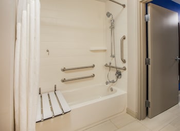 Standard Room, 1 King Bed, Accessible (Communications, Accessible, Tub)