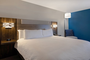 Standard Room, 1 King Bed, Accessible (Communications, Accessible, Tub)