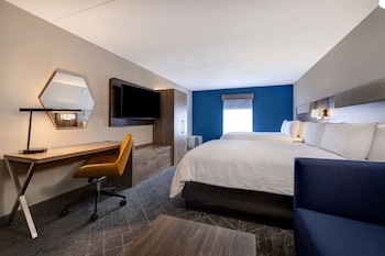 Suite, 2 Queen Beds (Living Area)