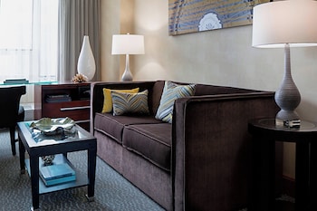 Club Suite, 1 King Bed with Sofa bed