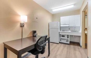 Studio, 1 Queen Bed, Accessible, Non Smoking