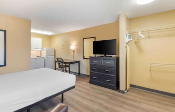 Studio, 1 Queen Bed, Non Smoking
