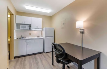 Studio, 1 Queen Bed, Non Smoking