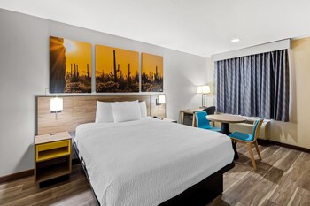 Standard Room, 1 Queen Bed, Non Smoking