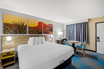 Standard Room, 1 King Bed