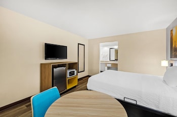 Standard Room, 1 Queen Bed, Non Smoking
