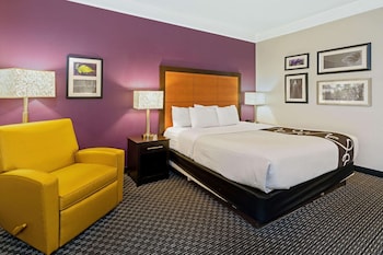 Deluxe Room, 1 King Bed, Accessible, Non Smoking