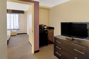 Deluxe Suite, 1 King Bed, Accessible, Non Smoking (Mobility Accessible)