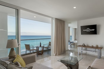 Superior Governor Suite Ocean View - King Size Bed