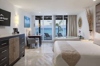 Superior Walk Out Suite Ocean Front - Kids & Teens Stay Free