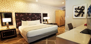 Suite, 1 King Bed, Non Smoking