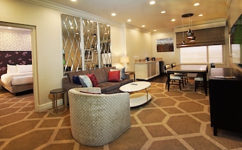 Suite, 1 King Bed, Non Smoking