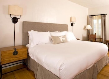 Superior Room, 1 King Bed (Classic 1 King)