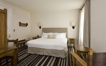 Superior Room, 1 King Bed (Classic 1 King)