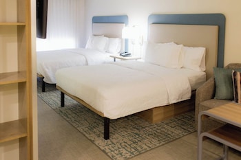 Studio Suite, 2 Queen Beds (Shower Only)
