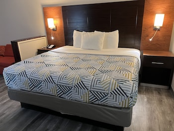 1 King Bed | Non-Smoking, Micfridge, Sofa-Bed
