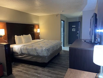 1 King Bed | Non-Smoking, Micfridge, Sofa-Bed