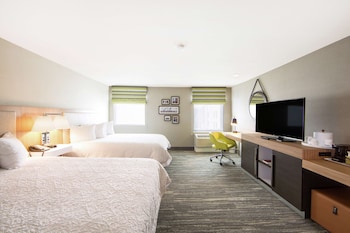 Room, 2 Queen Beds, Accessible, Non Smoking (Mobility & Hearing, Roll-in Shower)