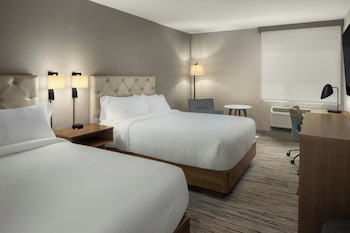 Room, 2 Queen Beds (Mobility/Hearing Accessible, Tub)