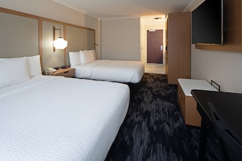 Room, 2 Queen Beds, Accessible Bathtub