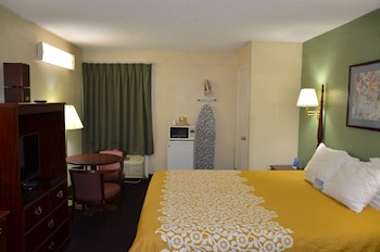 1 King Bed, Mobility Accessible Room, Bathtub w/ Grab Bars, Non-Smoking