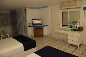 Suite, 2 Double Beds, Lake View