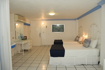 Suite, 2 Double Beds, Lake View