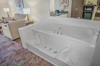 Executive Suite, 1 King Bed, Jetted Tub, Non Smoking