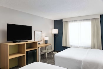 Room, 2 Queen Beds, Accessible (Hearing)