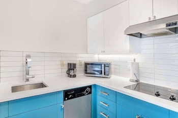 Suite, 1 Queen Bed with Sofa bed, Accessible (Hearing One Bedroom)