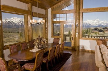 Luxury House, 4 Bedrooms, Mountain View