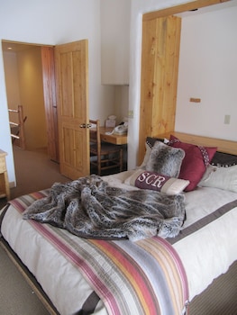 Condo, 2 Bedrooms