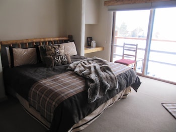 Condo, 2 Bedrooms