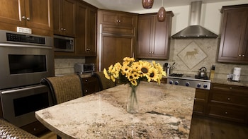 Luxury House, 4 Bedrooms, Mountain View