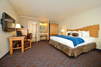 Room, 1 King Bed, Jetted Tub, Courtyard Area (Stair Access Only)