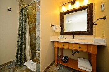Room, 1 King Bed, Jetted Tub, Courtyard Area (Stair Access Only)